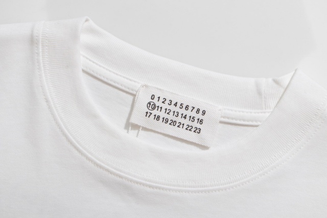 메종 마르지엘라 Maison Margiela  남여공용 긴팔티 MG072