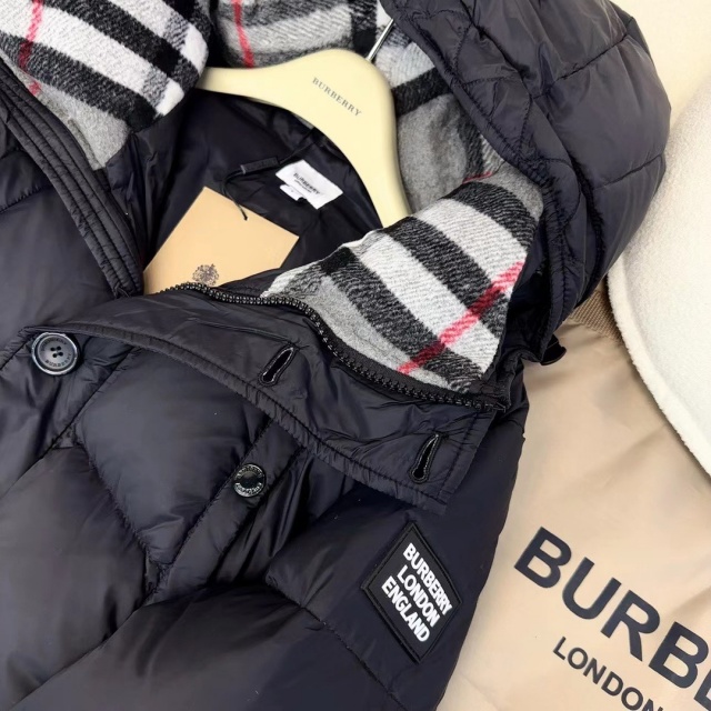 버버리 BURBERRY 남성 패딩 BBR3702