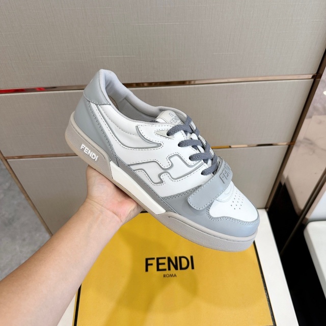 펜디 FENDI 남여공용 매치 스니커즈 F320