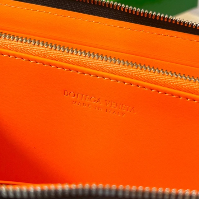 보테가 BOTTEGA VENETA  인트레치아토 집 어라운드 장지갑 593217 BO0804