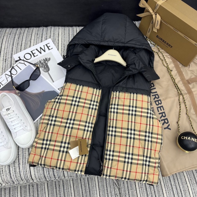 버버리 BURBERRY 여성 양면 패딩조끼 BBR3728