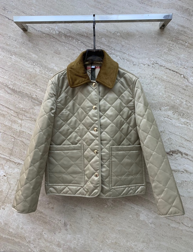 버버리 BURBERRY 여성 경량 패딩 BBR3747