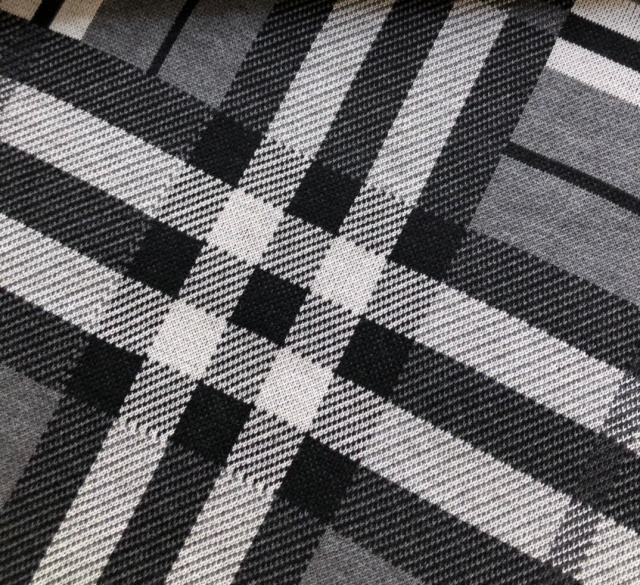 버버리 BURBERRY 남성 라운드니트 BBR3755