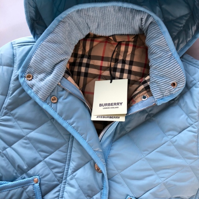 버버리 BURBERRY 여성 퀄팅패딩 BBR3759