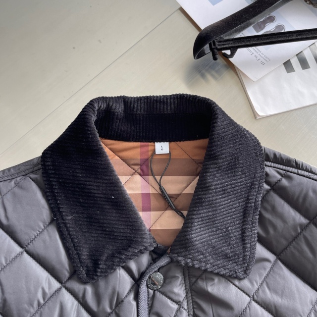 버버리 BURBERRY 남성 경량 패딩 BBR3767